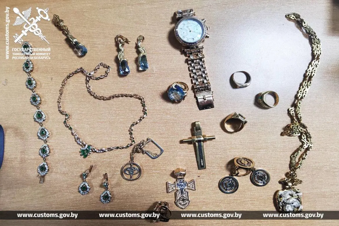 Золотые украшения пытались провезти через Брест без декларации – чем всё закончилось крашения, контрабанда